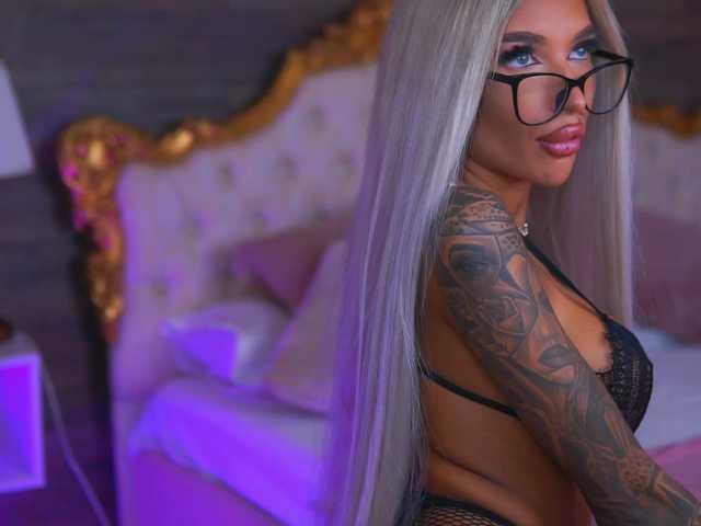 JuicyJessye live cam on BongaCams