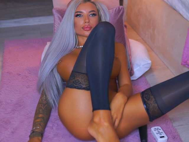 JuicyJessye live cam on BongaCams