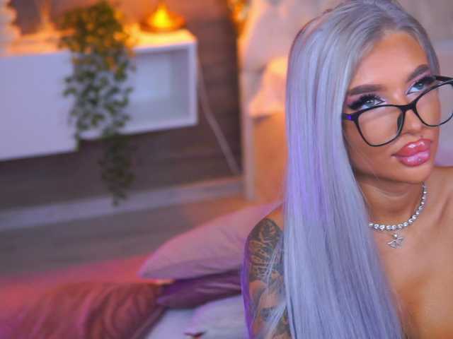 JuicyJessye live cam on BongaCams