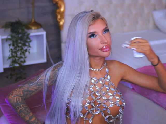 JuicyJessye live cam on BongaCams