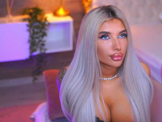 JuicyJessye live cam on BongaCams