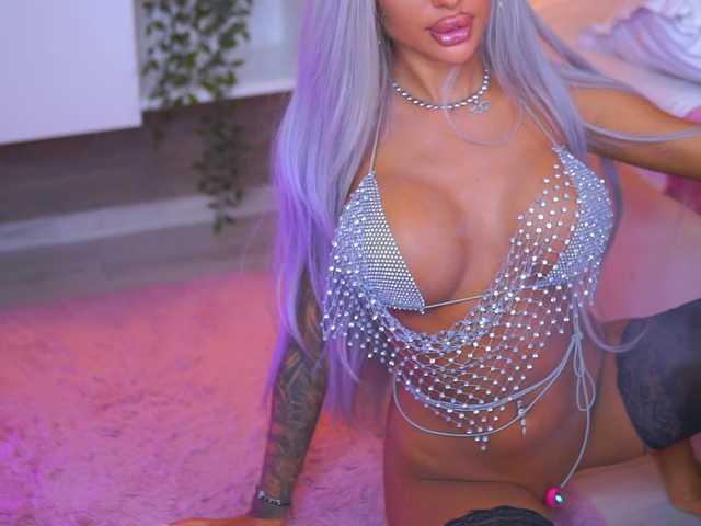 JuicyJessye live cam on BongaCams