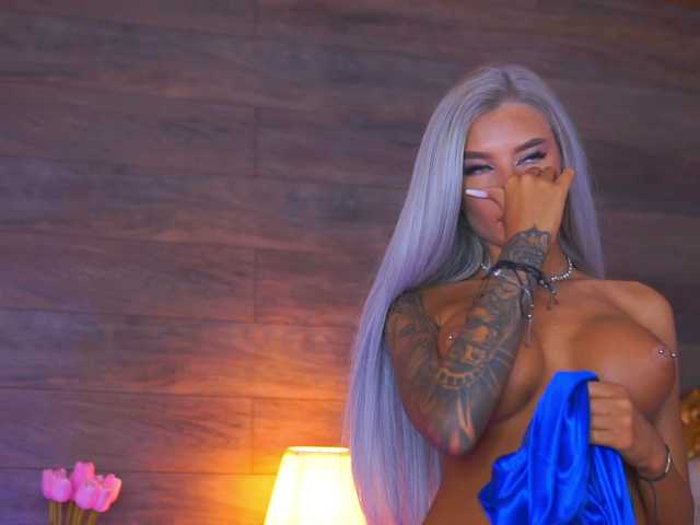 JuicyJessye live cam on BongaCams