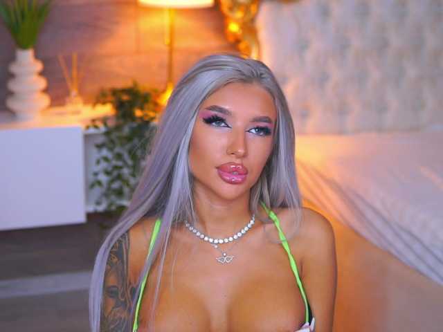 JuicyJessye live cam on BongaCams
