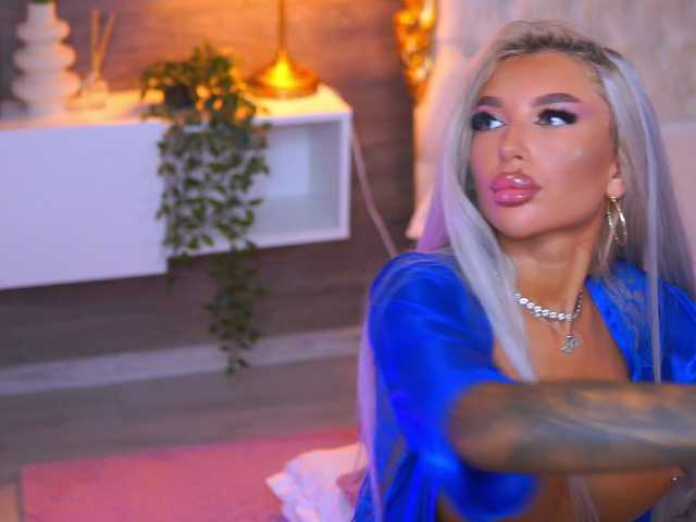 JuicyJessye live cam on BongaCams