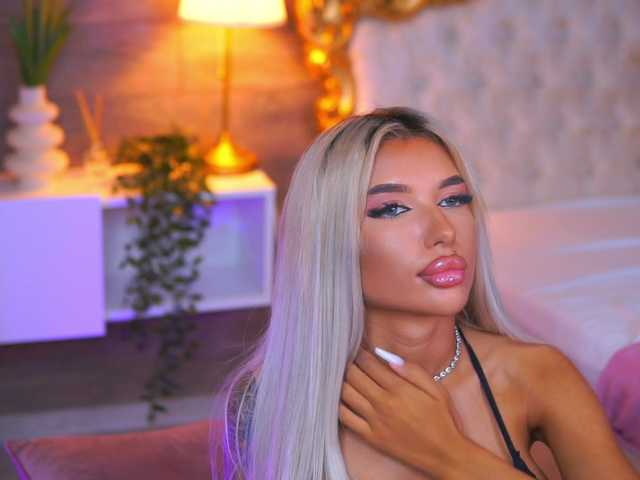 JuicyJessye live cam on BongaCams