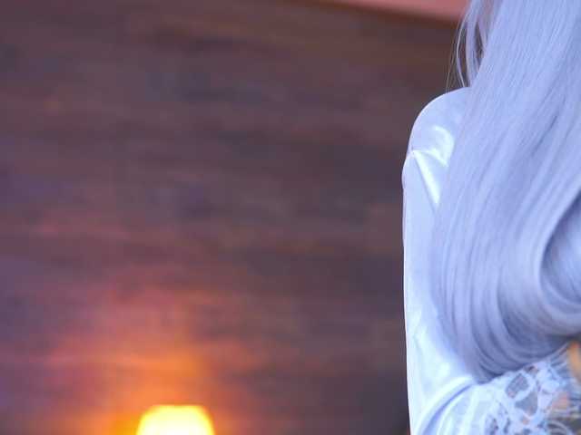 JuicyJessye's BongaCams show and profile