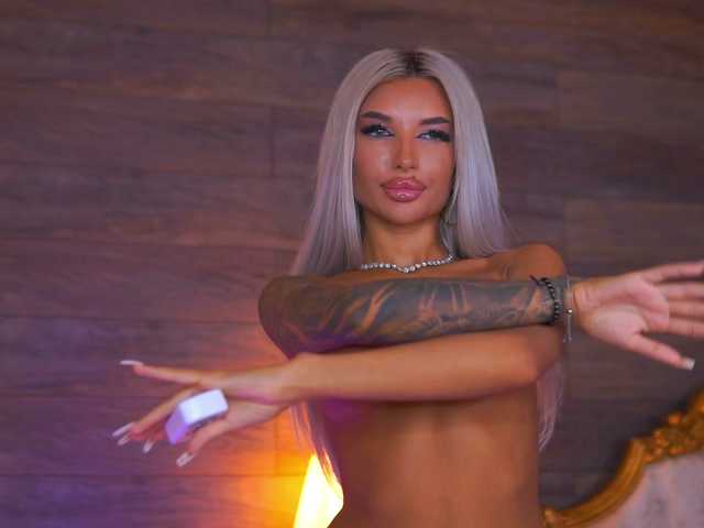 JuicyJessye live cam on BongaCams