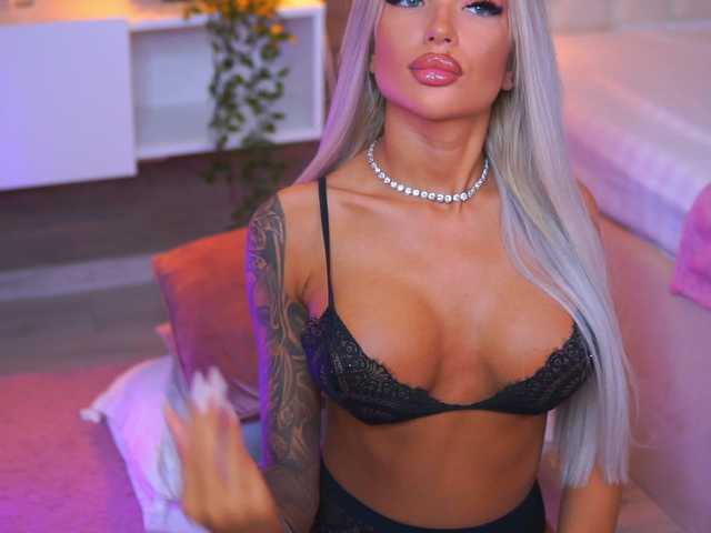 JuicyJessye live cam on BongaCams