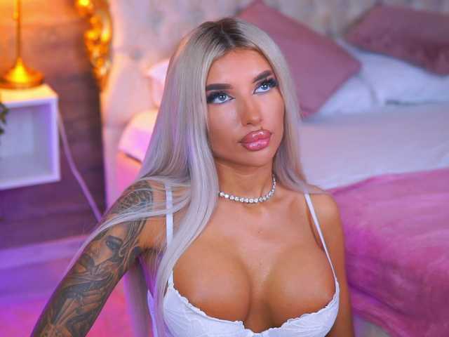 JuicyJessye live cam on BongaCams