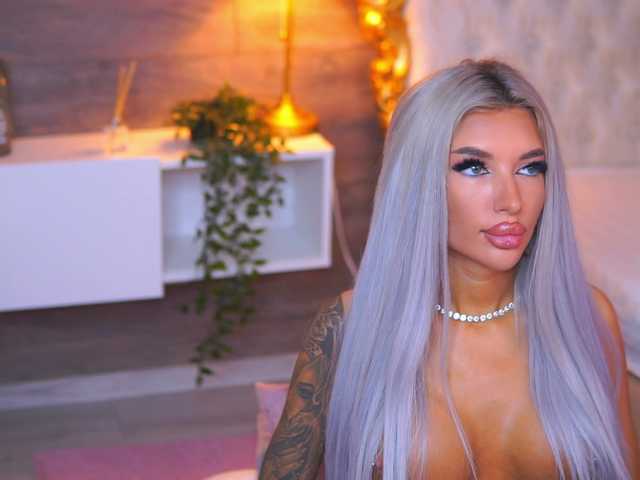 JuicyJessye live cam on BongaCams