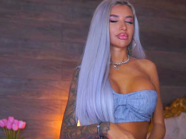 JuicyJessye live cam on BongaCams