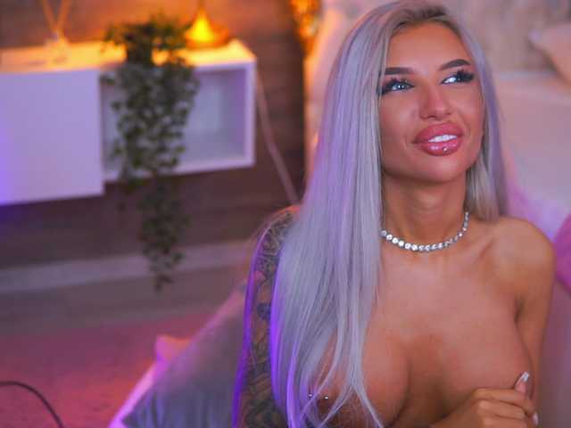  JuicyJessye chat room