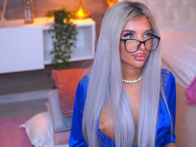 JuicyJessye live cam on BongaCams