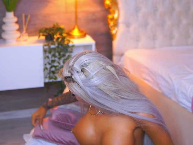 JuicyJessye live cam on BongaCams