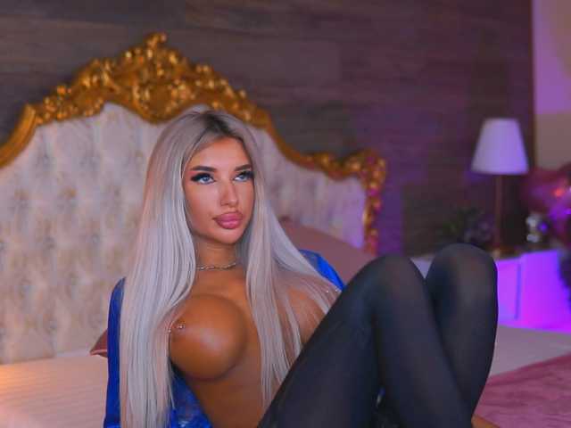 JuicyJessye live cam on BongaCams