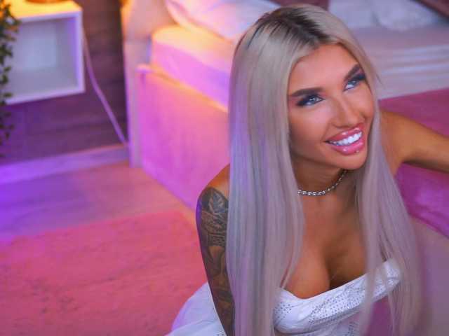 JuicyJessye live cam on BongaCams