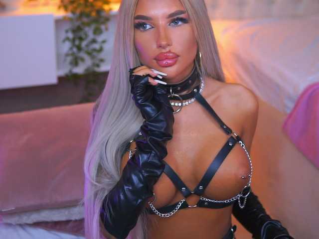 JuicyJessye live cam on BongaCams