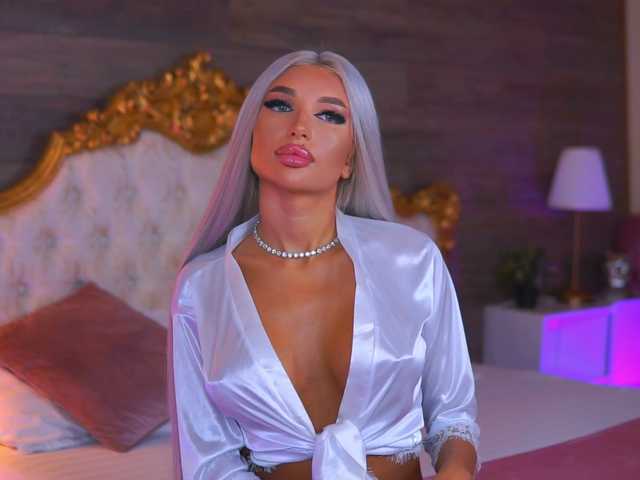 JuicyJessye live webcam show