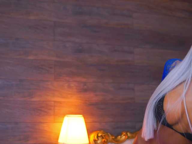 JuicyJessye live cam on BongaCams