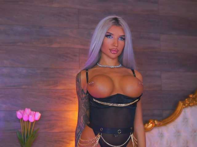 JuicyJessye live cam on BongaCams