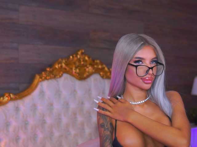 JuicyJessye live cam on BongaCams