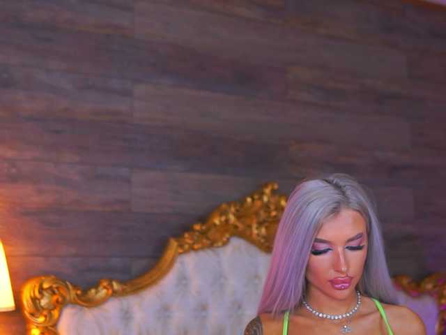 JuicyJessye live cam on BongaCams