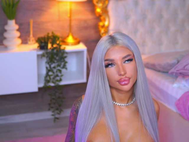 JuicyJessye live cam on BongaCams