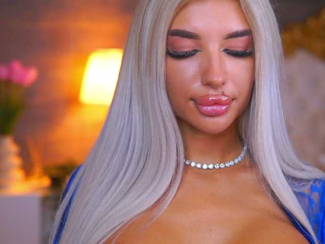 JuicyJessye live cam on BongaCams