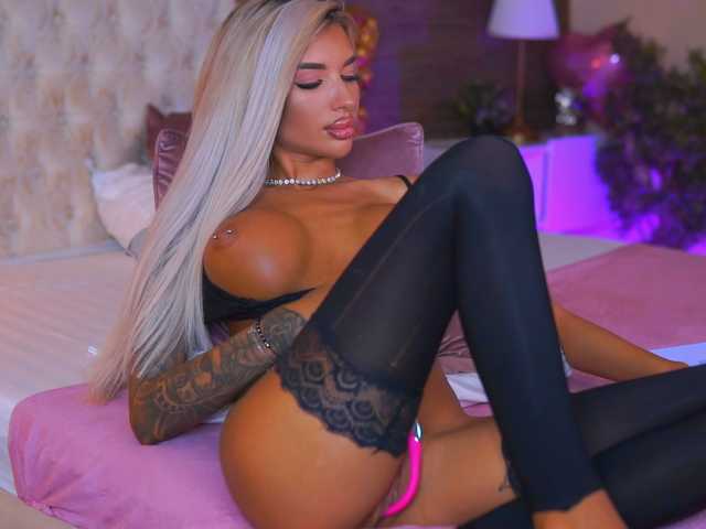 JuicyJessye live cam on BongaCams