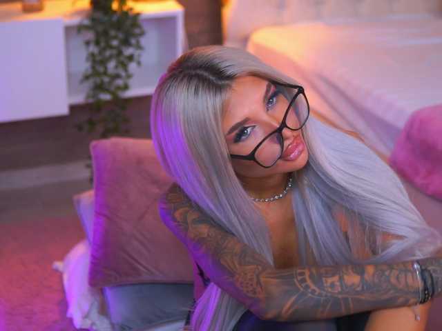 JuicyJessye live cam on BongaCams