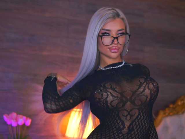 JuicyJessye live cam on BongaCams