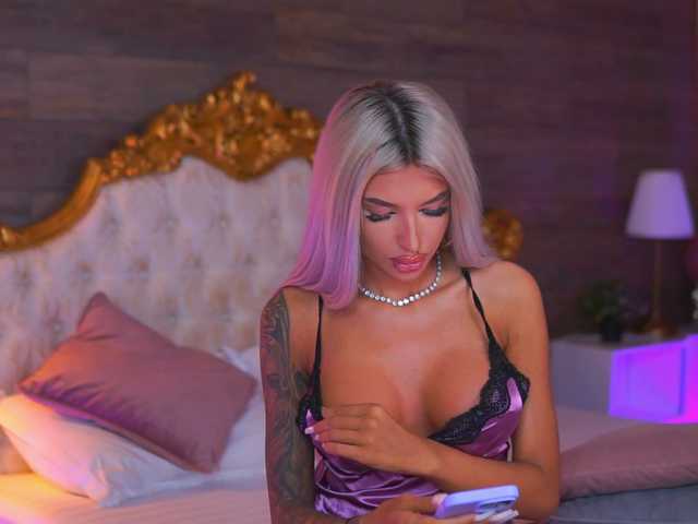 JuicyJessye live cam on BongaCams