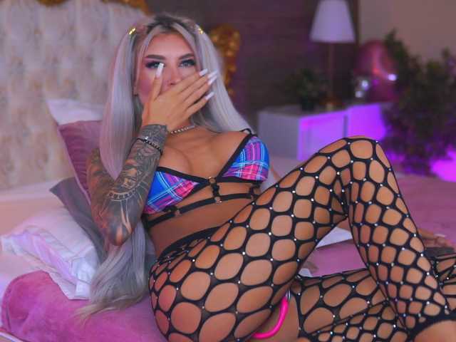 JuicyJessye's BongaCams show and profile