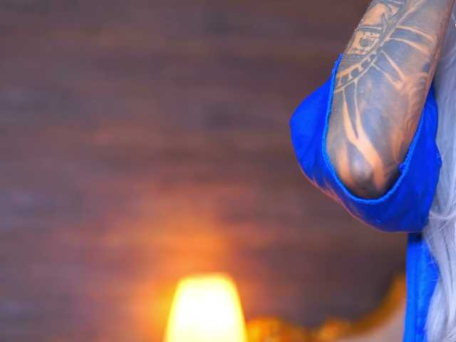 juicyjessye live sex show