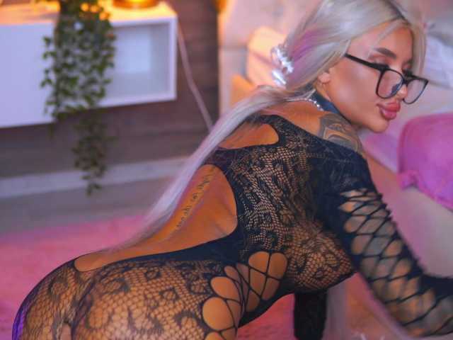 JuicyJessye live cam on BongaCams