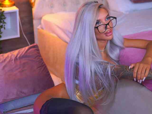 JuicyJessye webcam