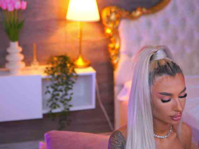 JuicyJessye webcam