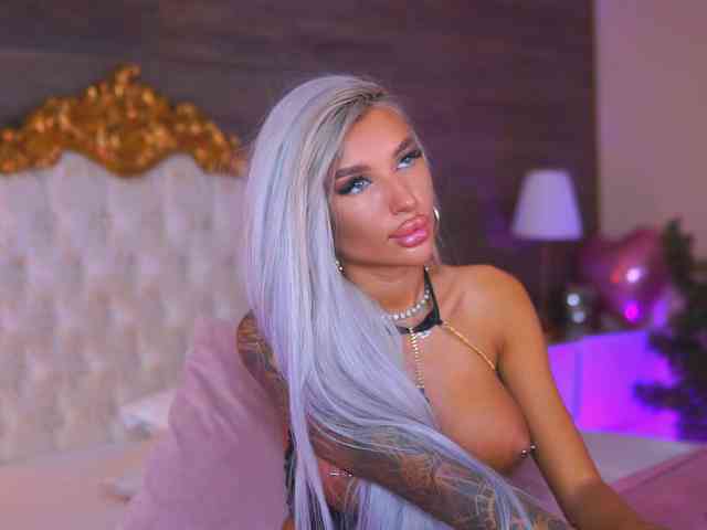 JuicyJessye webcam
