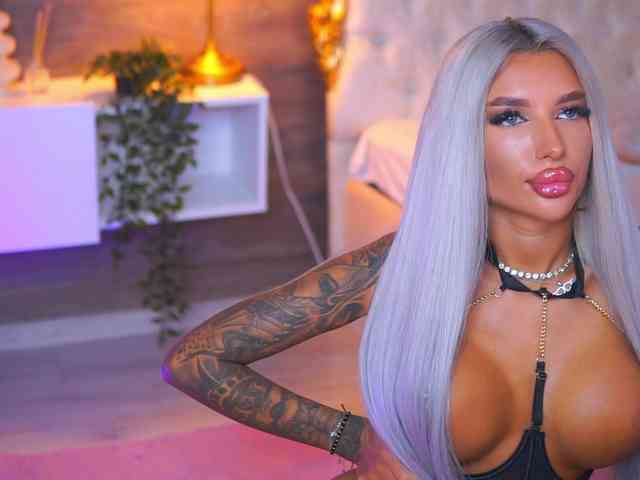 JuicyJessye webcam