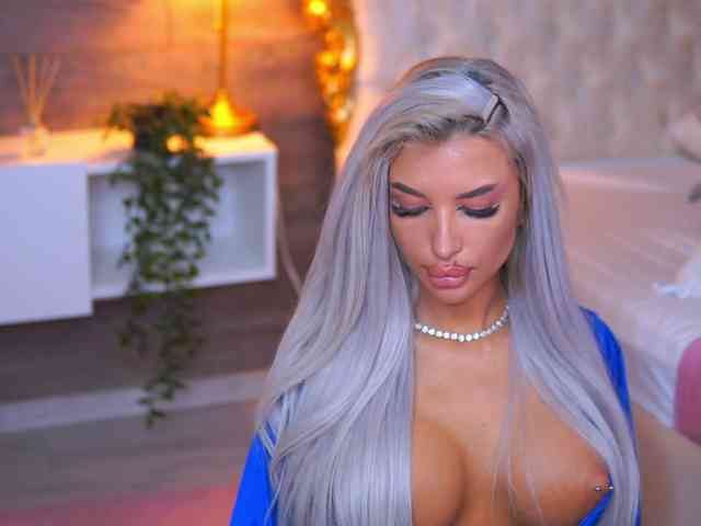 JuicyJessye webcam