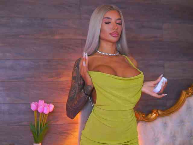 JuicyJessye webcam