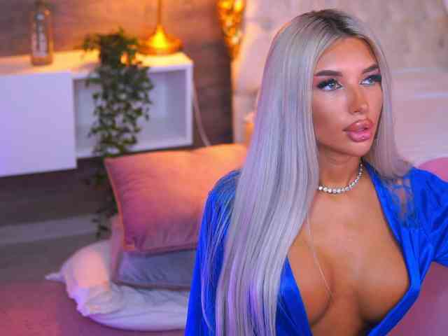 JuicyJessye webcam