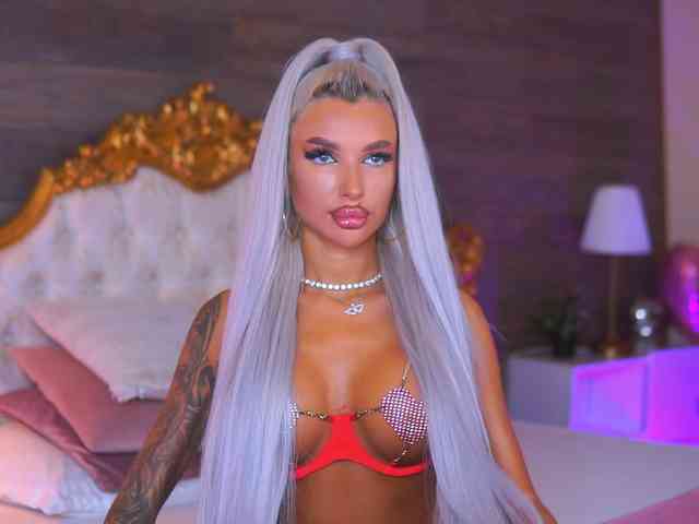 JuicyJessye webcam