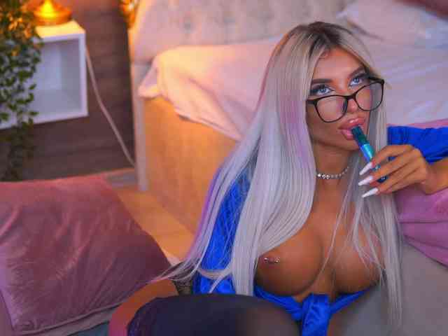 JuicyJessye webcam