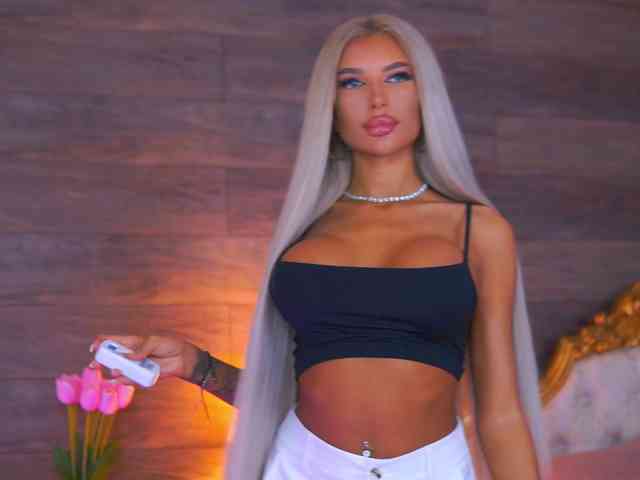JuicyJessye webcam
