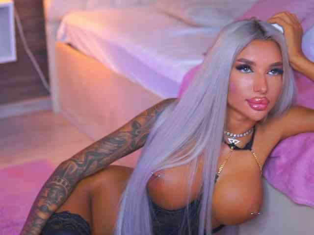 JuicyJessye webcam