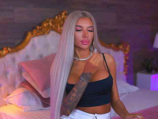 JuicyJessye webcam