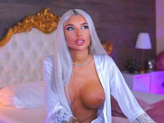 JuicyJessye webcam