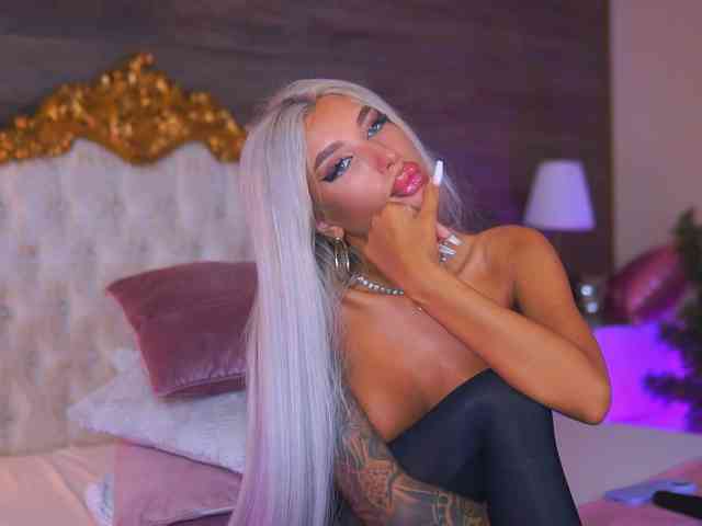 JuicyJessye webcam
